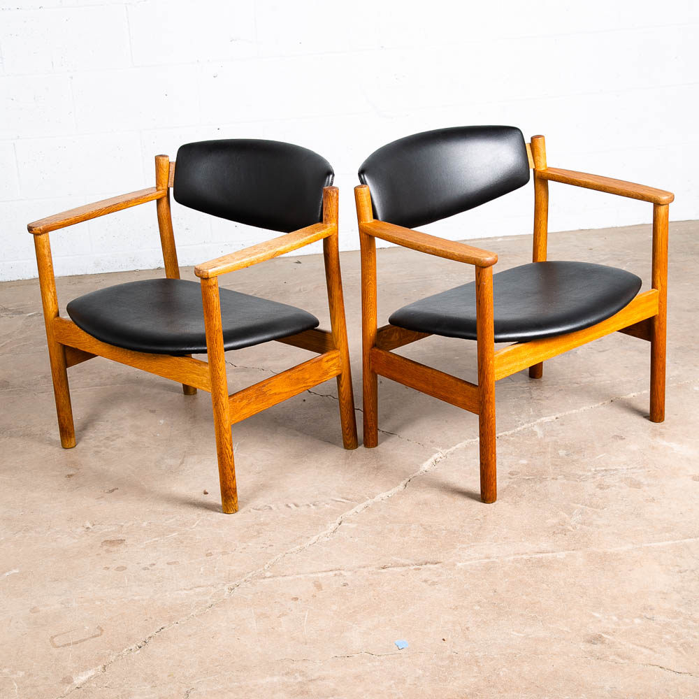 Mid Century Danish Modern Lounge Chairs Armchair Set Oak Wood Black FDB Mobler - Image 4