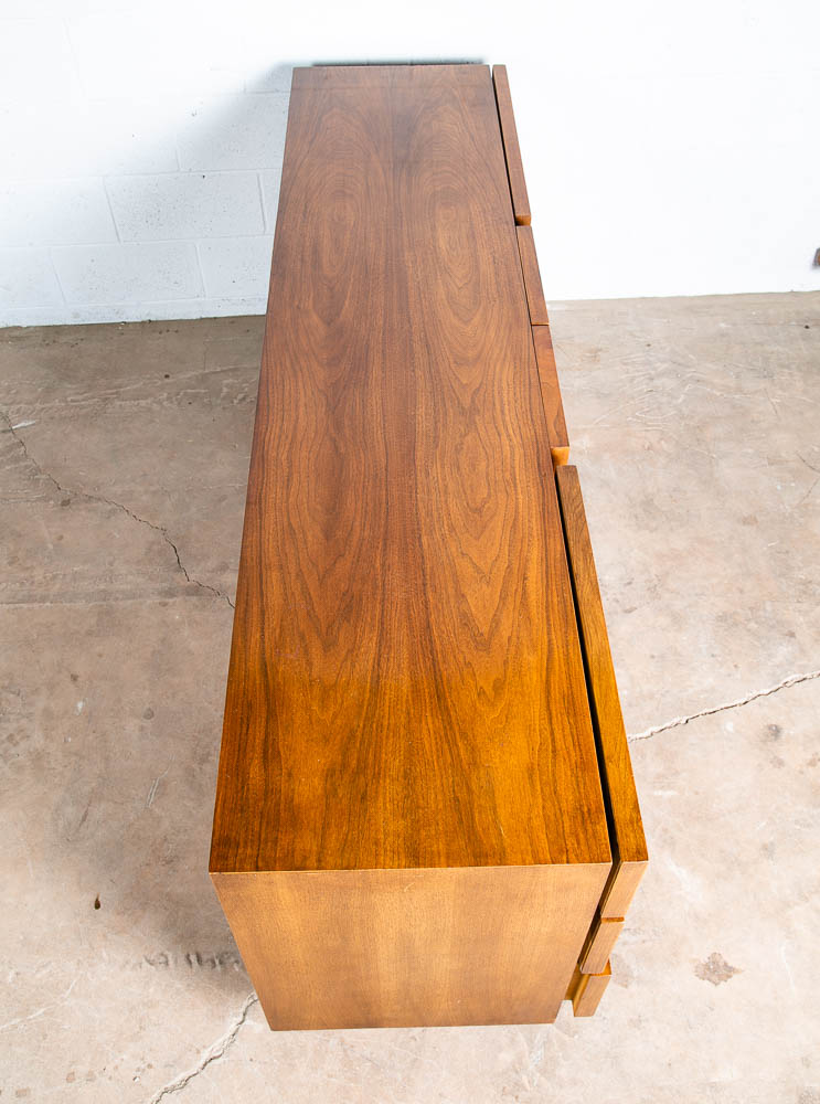 Mid Century Modern Credenza Dresser American Martinsville Walnut Wood 9 Drawer - Image 4