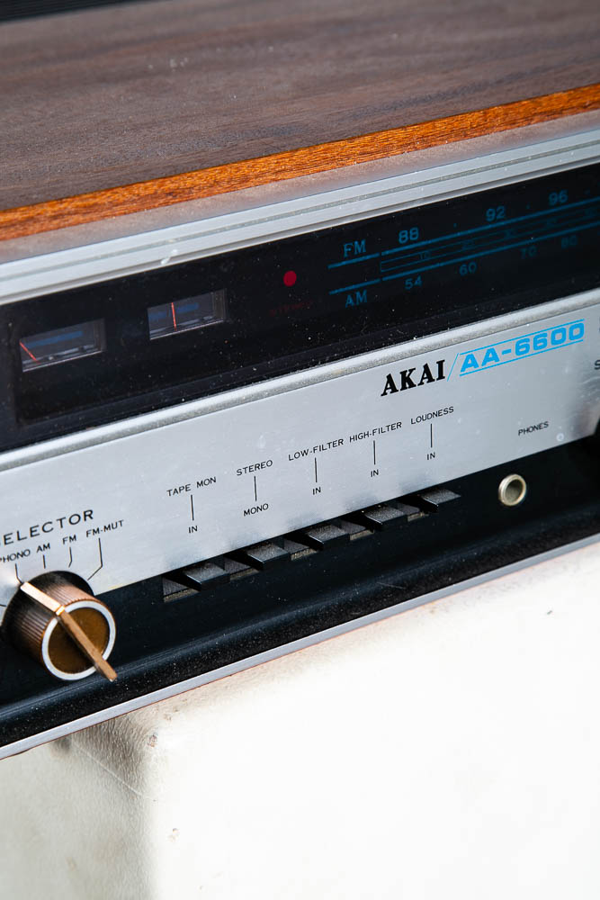 Vintage Receiver Akai Silver Face AA-6600 Stereo Walnut Wood Case Solid State VG - Image 7