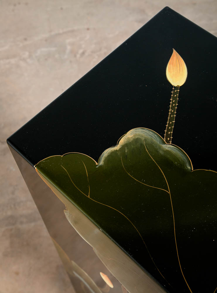 Mid Century Modern Pedestal Black Laquer Table Hand Painted Display Art Asian NM - Image 5