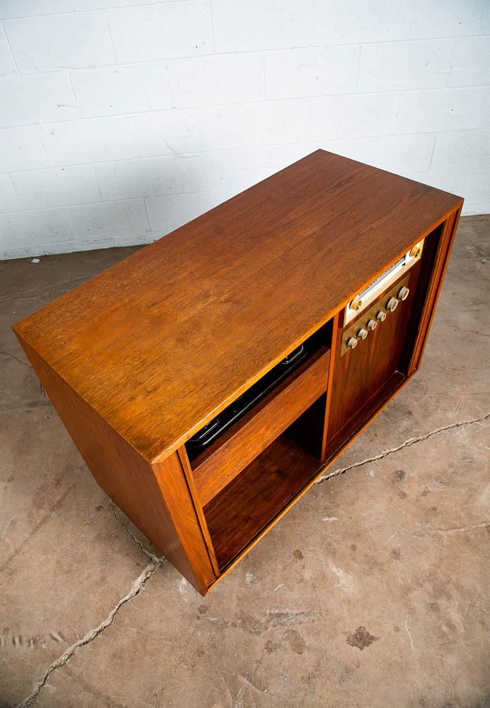 Mid Century Modern Credenza Stereo Console Cabinet Tambour Door Barzilay Walnut - Image 5
