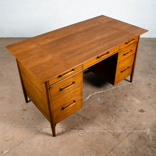 Mid Century Modern Desk Executive 5 Drawer Walnut Wood Henredon Circa '60 Mcm NM - Image 3