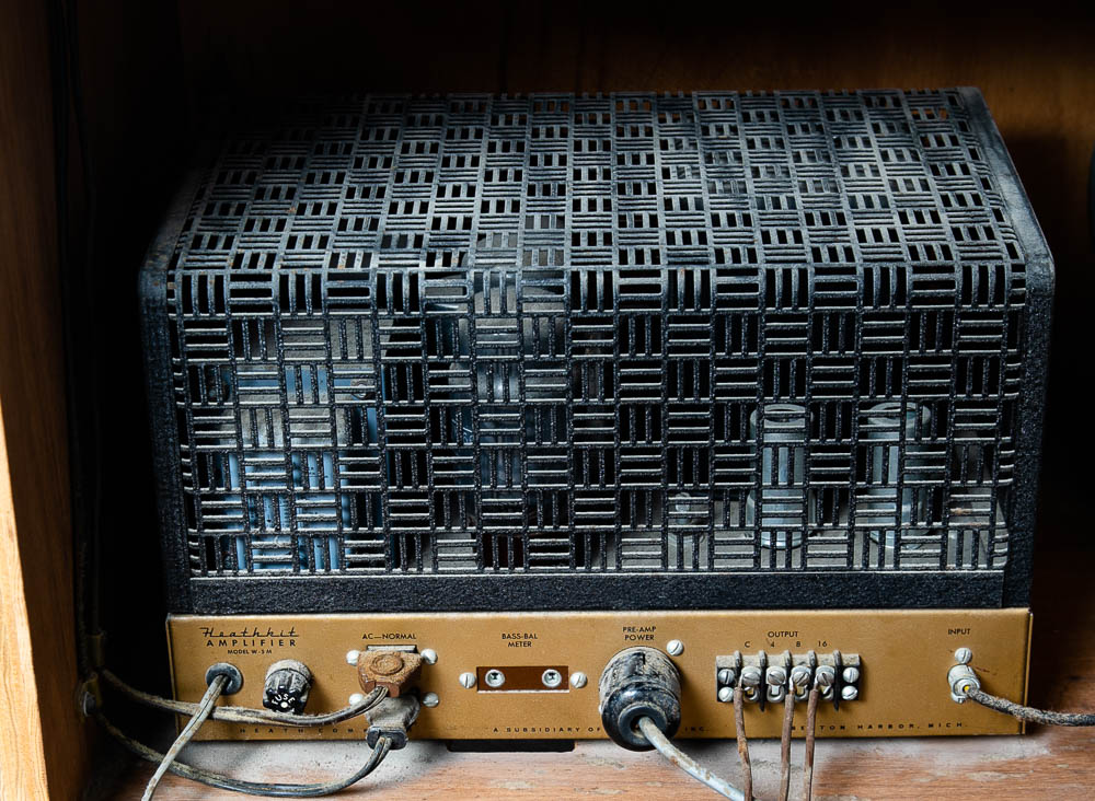 Mid Century Modern Credenza Stereo Console Cabinet Tambour Door Barzilay Walnut - Image 10