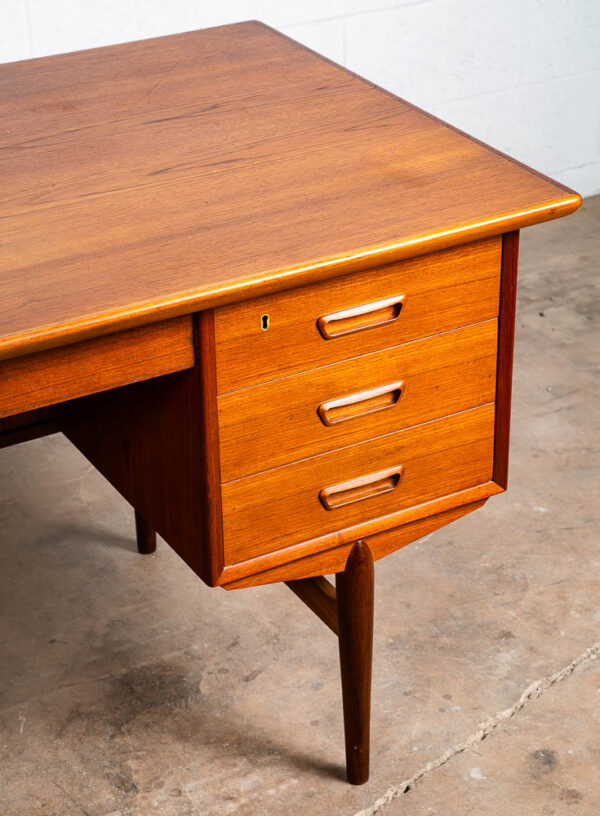 Mid Century Danish Modern Desk Executive Teak Floating 7 Drawer Bookshelf Office - Image 11