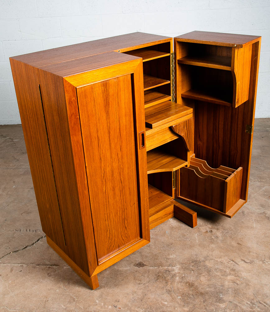 Mid Century Danish Modern Desk In a Box Office Teak Sliding Denmark Locking Mcm - Image 7