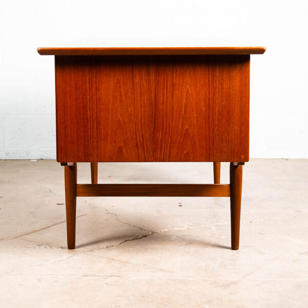 Mid Century Danish Modern Desk Executive Teak Floating 7 Drawer Bookshelf Office - Image 4