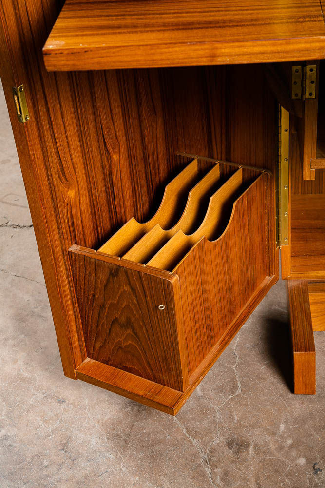 Mid Century Danish Modern Desk In a Box Office Teak Sliding Denmark Locking Mcm - Image 9