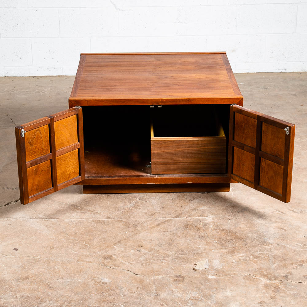 Mid Century Modern Side Table End Square Walnut Restored Cabinet Wood Cubist Mcm - Image 6