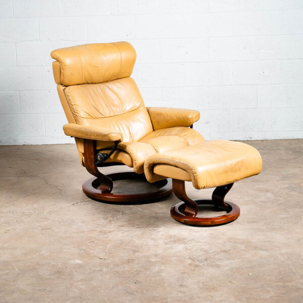 Mid Century Danish Modern Lounge Chair Ekornes Stressless Tan Ottoman Recliner L