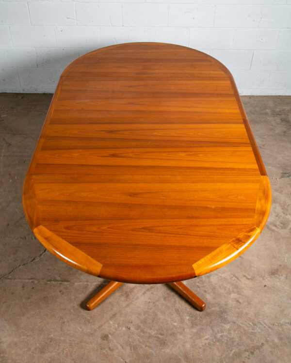 Mid Century Danish Modern Dining Table D Scan Teak Expanding Leaf x2 Round 88 in