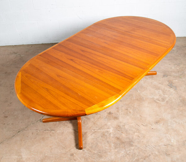 Mid Century Danish Modern Dining Table D Scan Teak Expanding Leaf x2 Round 88 in - Image 4