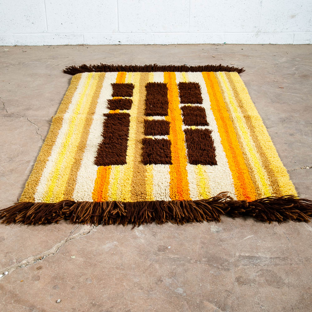 Mid Century Modern Shag Rug Abstract Groovy Yellow Brown Orange White Tapestry - Image 3