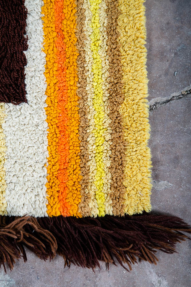 Mid Century Modern Shag Rug Abstract Groovy Yellow Brown Orange White Tapestry - Image 4