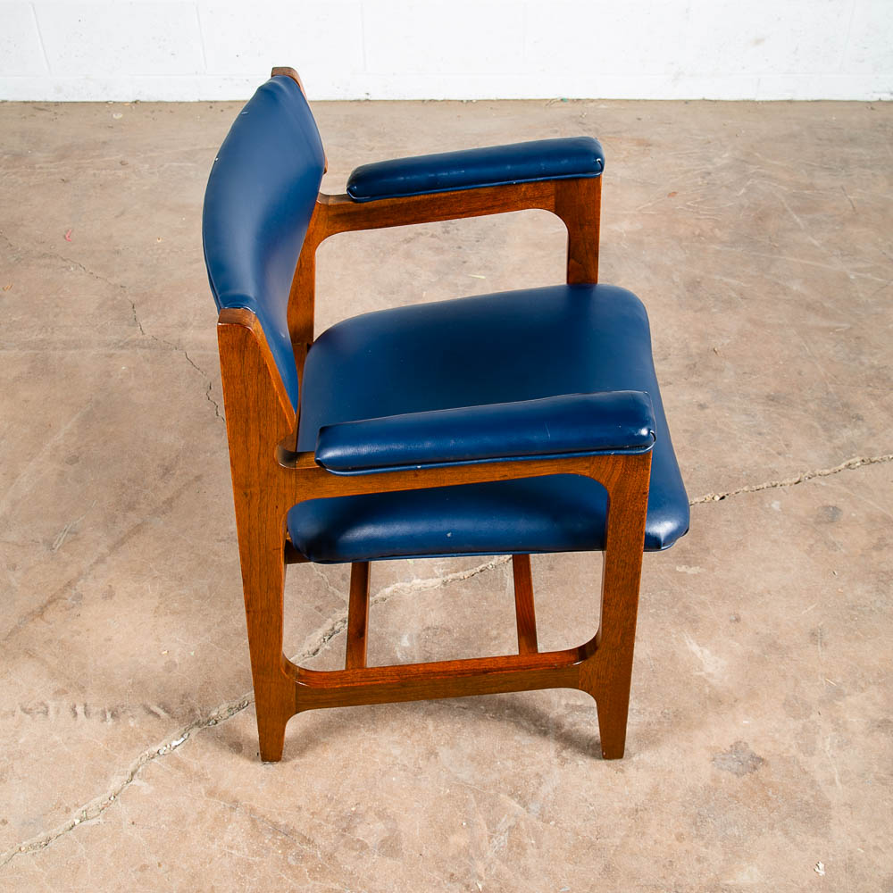 Mid Century Modern Lounge Chair Walnut Arms Blue Office Armchair Gunlocke Mcm VG - Image 5