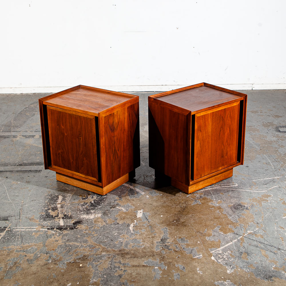 Mid Century Modern Nightstands End Side Tables Dillingham Esprit Walnut Drawer