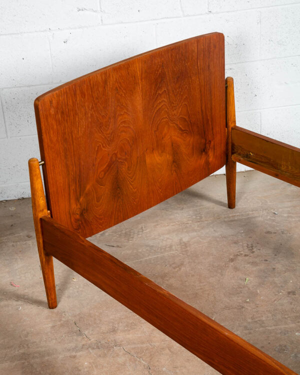 Mid Century Danish Modern Bed Frame Sm Single Teak Denmark Sculpted Legs Oak - Image 5