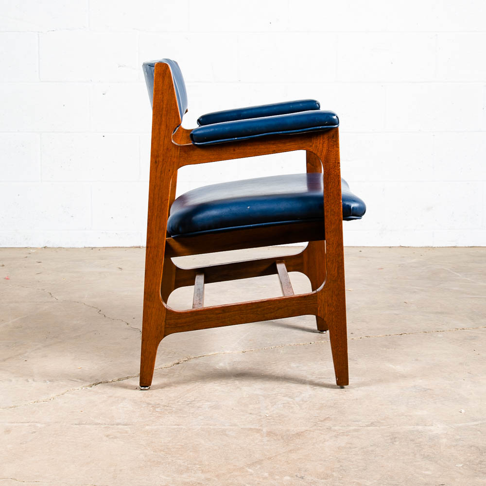 Mid Century Modern Lounge Chair Walnut Arms Blue Office Armchair Gunlocke Mcm VG - Image 2