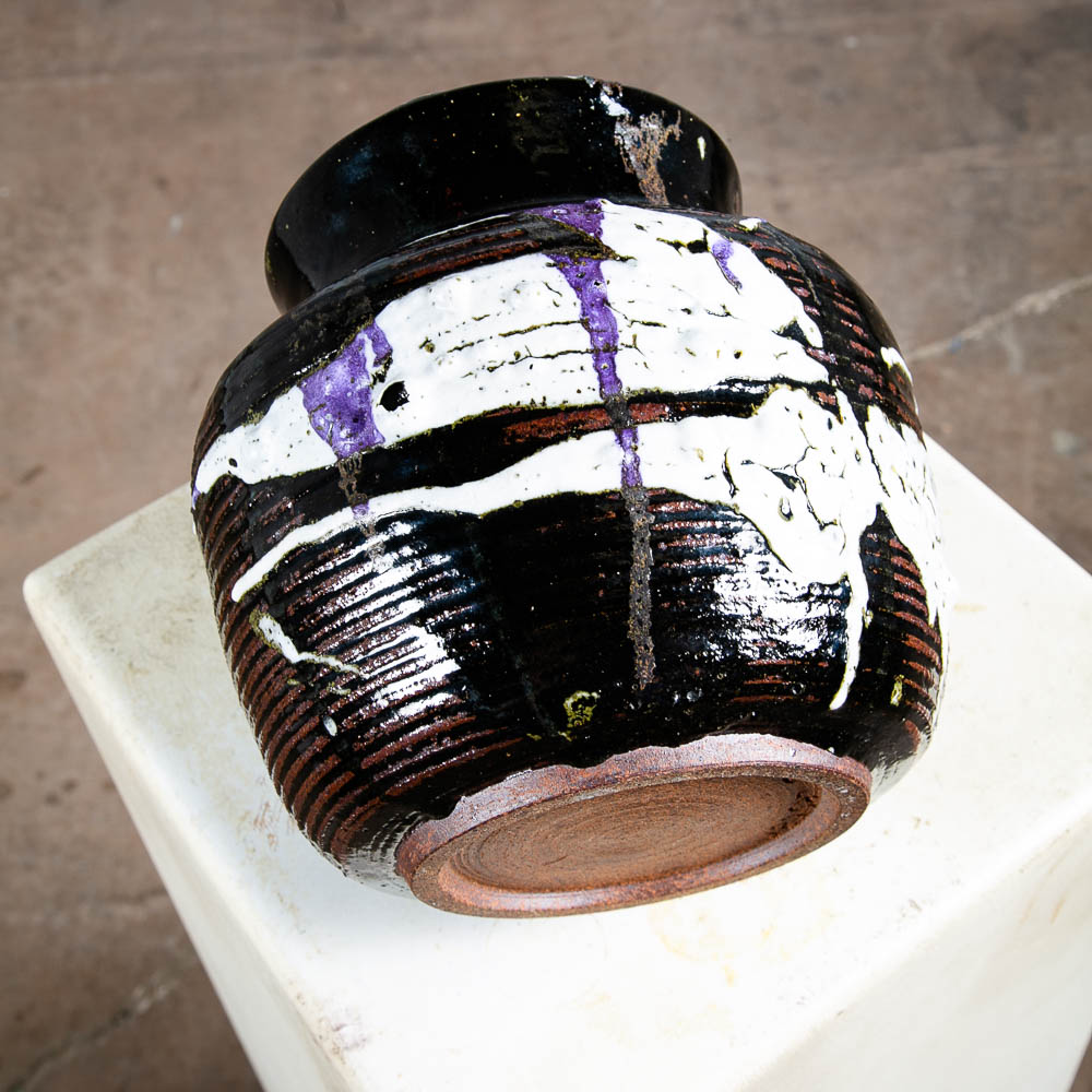 Mid Century Modern Vase Pot Studio Ceramic Bowl Signed Lester White Black Purple - Image 3