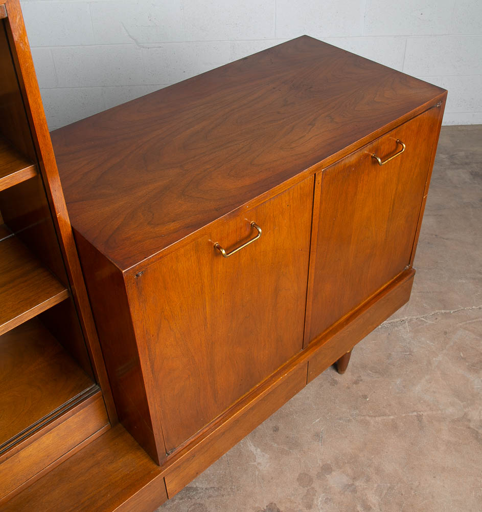 Mid Century Modern Credenza China Cabinet American Martinsville Dania Drawers - Image 7