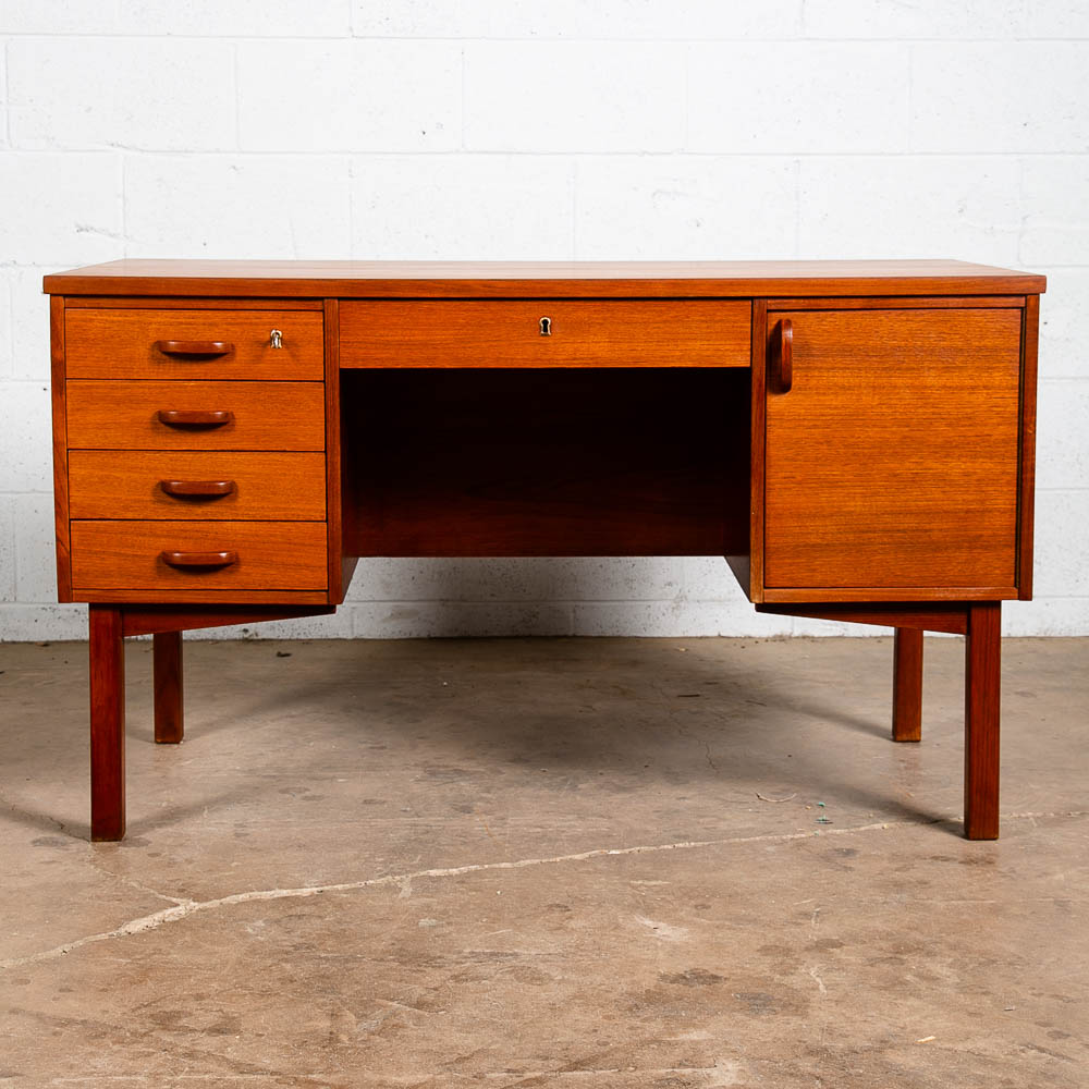 Mid Century Danish Modern Desk Executive Teak Floating 5 Drawer Bookshelf Lock - Image 2