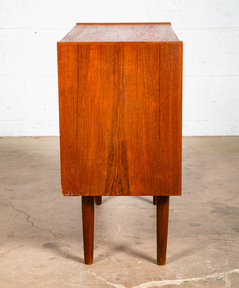 Mid Century Danish Modern Chest Drawers Dresser 3 drawer Teak Wood Denmark Table - Image 4