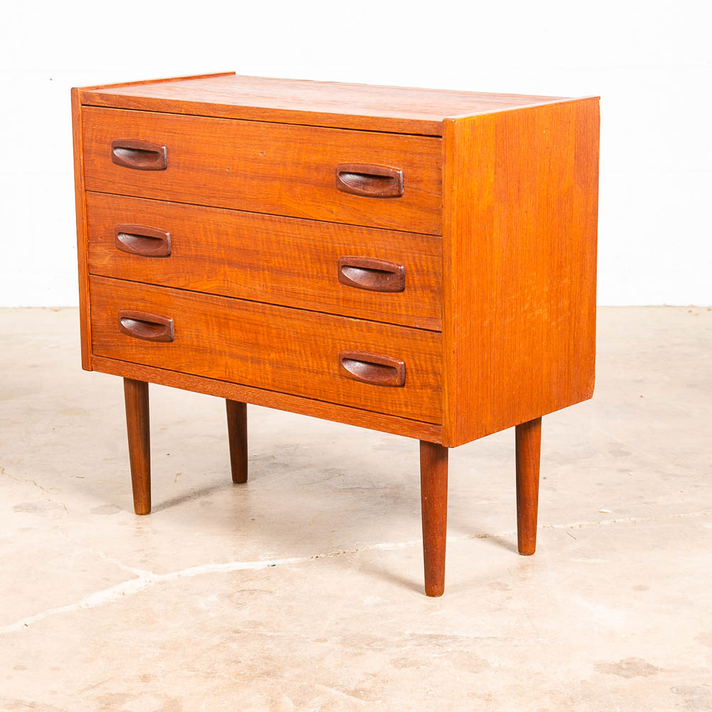Mid Century Danish Modern Chest Drawers Dresser 3 drawer Teak Wood Denmark Table