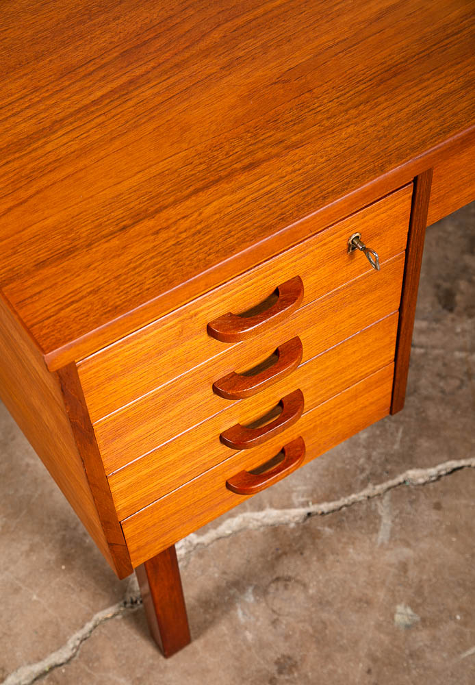 Mid Century Danish Modern Desk Executive Teak Floating 5 Drawer Bookshelf Lock - Image 10