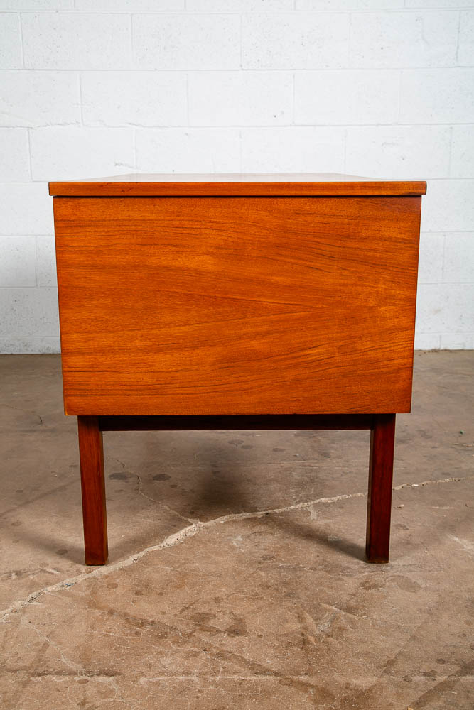 Mid Century Danish Modern Desk Executive Teak Floating 5 Drawer Bookshelf Lock - Image 5
