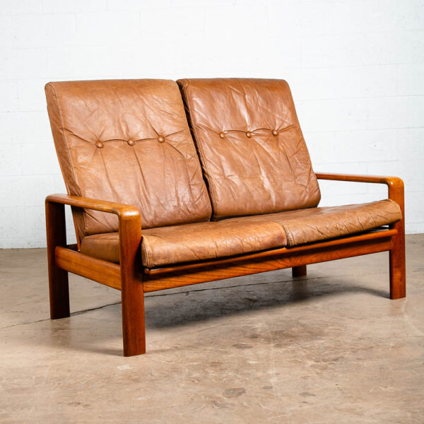 Mid Century Danish Modern Settee Sofa Komfort Tan Leather Denmark 2 Seat Teak VG