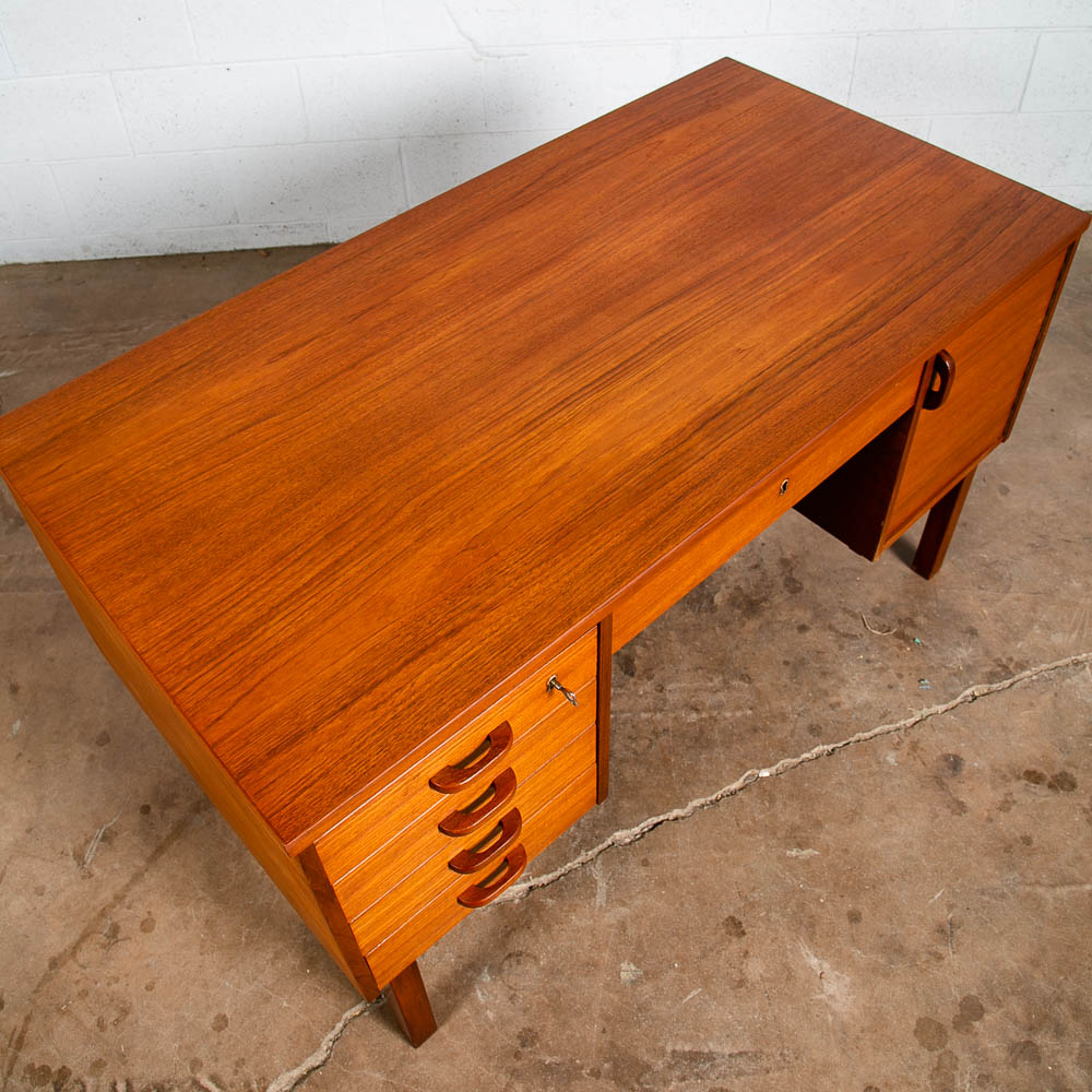 Mid Century Danish Modern Desk Executive Teak Floating 5 Drawer Bookshelf Lock - Image 7