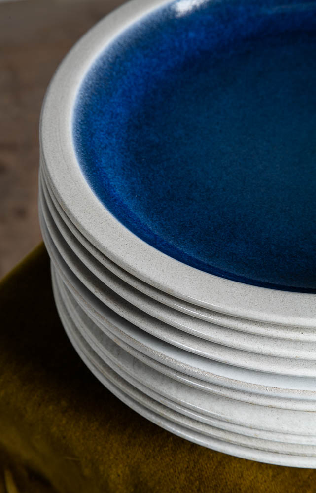 Mid Century Modern 15 Plate Set Ceramics Edith Heath Dinner Blue Rim Moonstone - Image 5