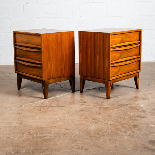 Mid Century Modern Nightstand End Table 3 Drawer Thomasville Walnut Broyhill Mcm