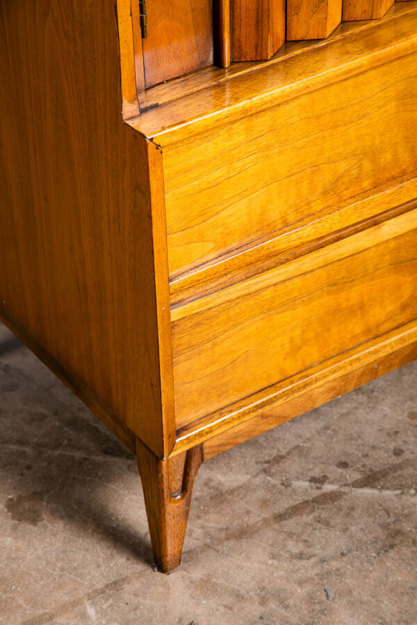 Mid Century Modern Dresser Highboy 5 Drawer Thomasville Sculpted Walnut Broyhill - Image 9