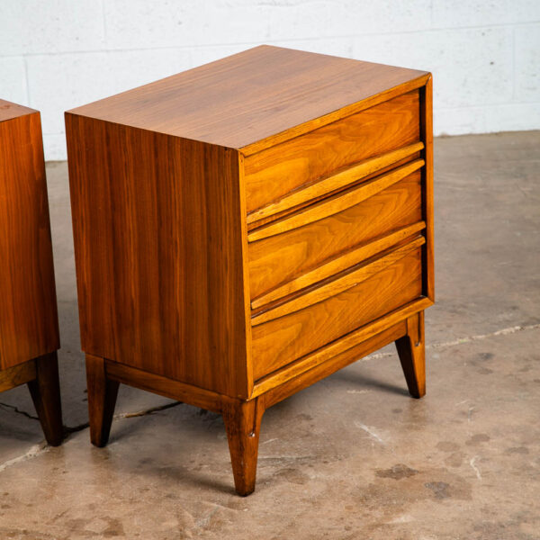 Mid Century Modern Nightstand End Table 3 Drawer Thomasville Walnut Broyhill Mcm - Image 7