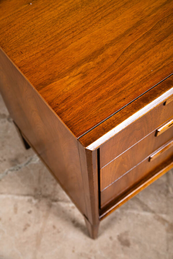 Mid Century Modern Dresser Credenza Walnut United Furniture 9 Drawer Vintage NM - Image 6