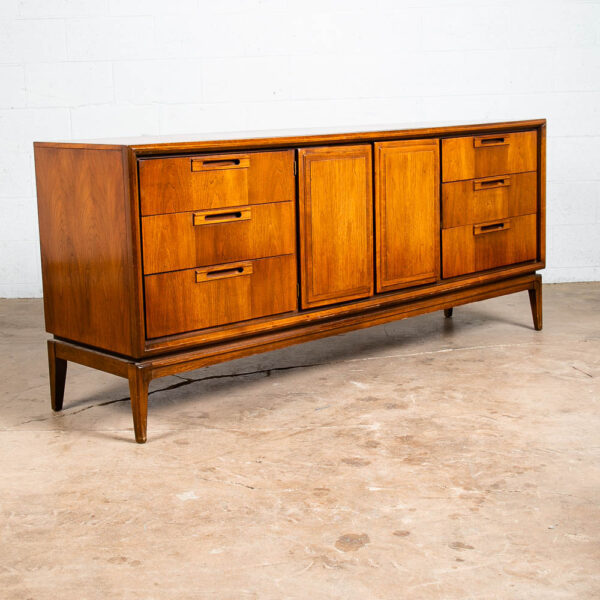 Mid Century Modern Dresser Credenza Walnut United Furniture 9 Drawer Vintage NM