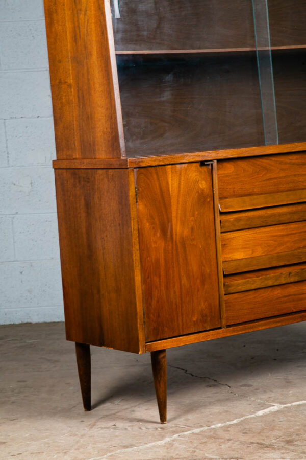 Mid Century Modern China Cabinet Hutch Bassett Walnut Display Vintage Drawers - Image 8