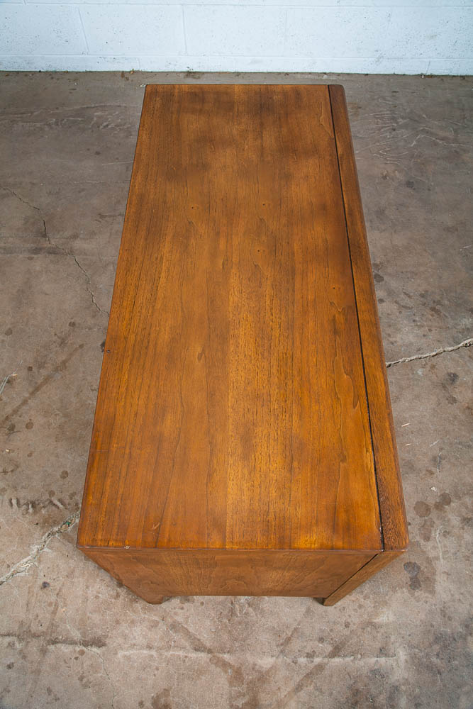 Mid Century Modern Compact Credenza Cabinet Entry Walnut Doors Broyhill Emphasis - Image 4