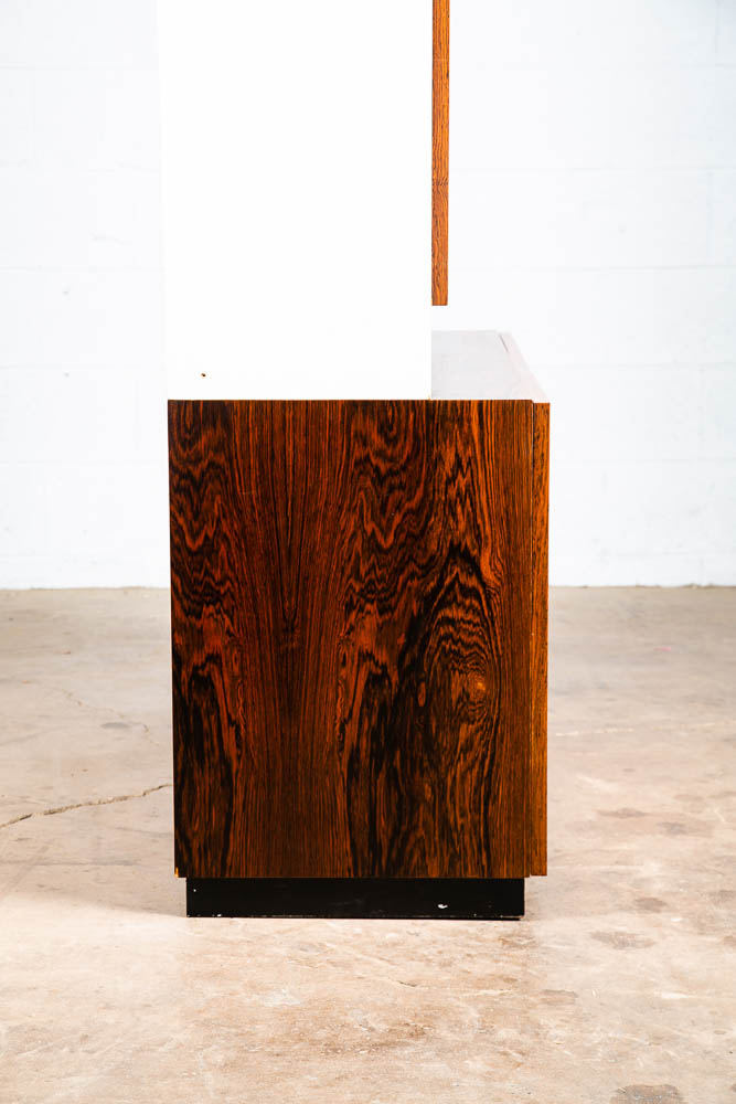 Mid Century Danish Modern Credenza Hutch Cabinet Rosewood Locking White Vintage - Image 6