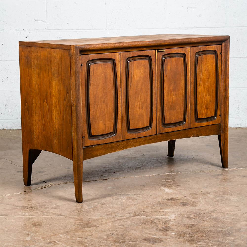 Mid Century Modern Compact Credenza Cabinet Entry Walnut Doors Broyhill Emphasis