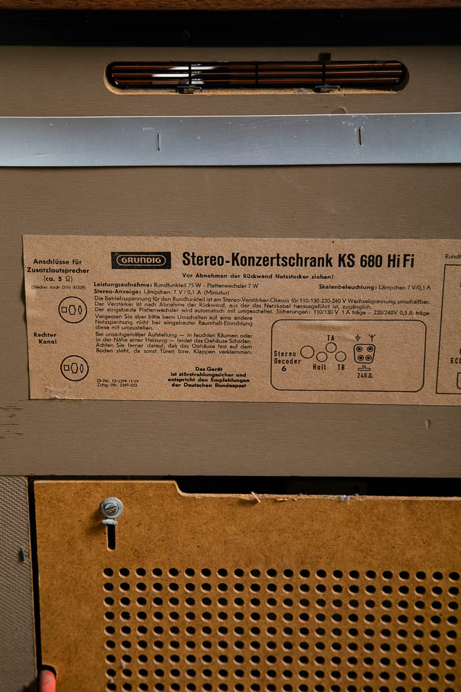 Mid Century Danish Modern Stereo Console Grundig Teak Record Player Radio Hifi - Image 10