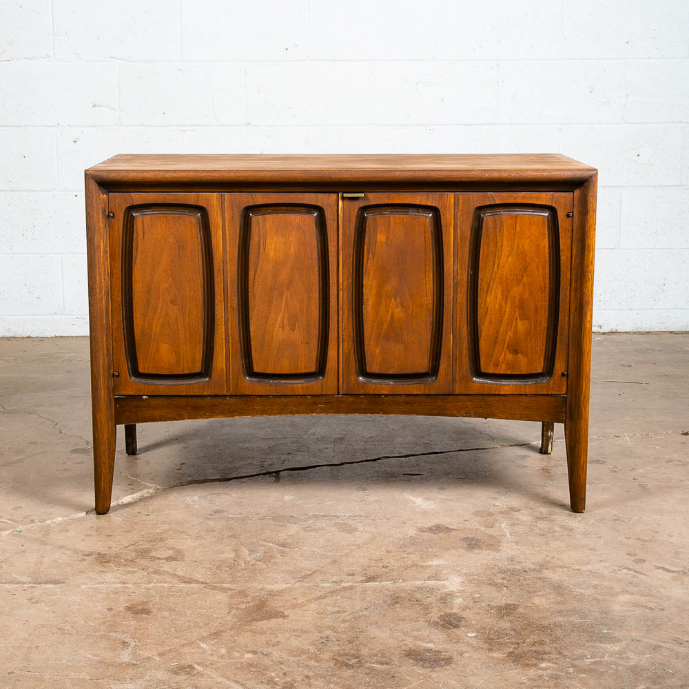 Mid Century Modern Compact Credenza Cabinet Entry Walnut Doors Broyhill Emphasis - Image 2