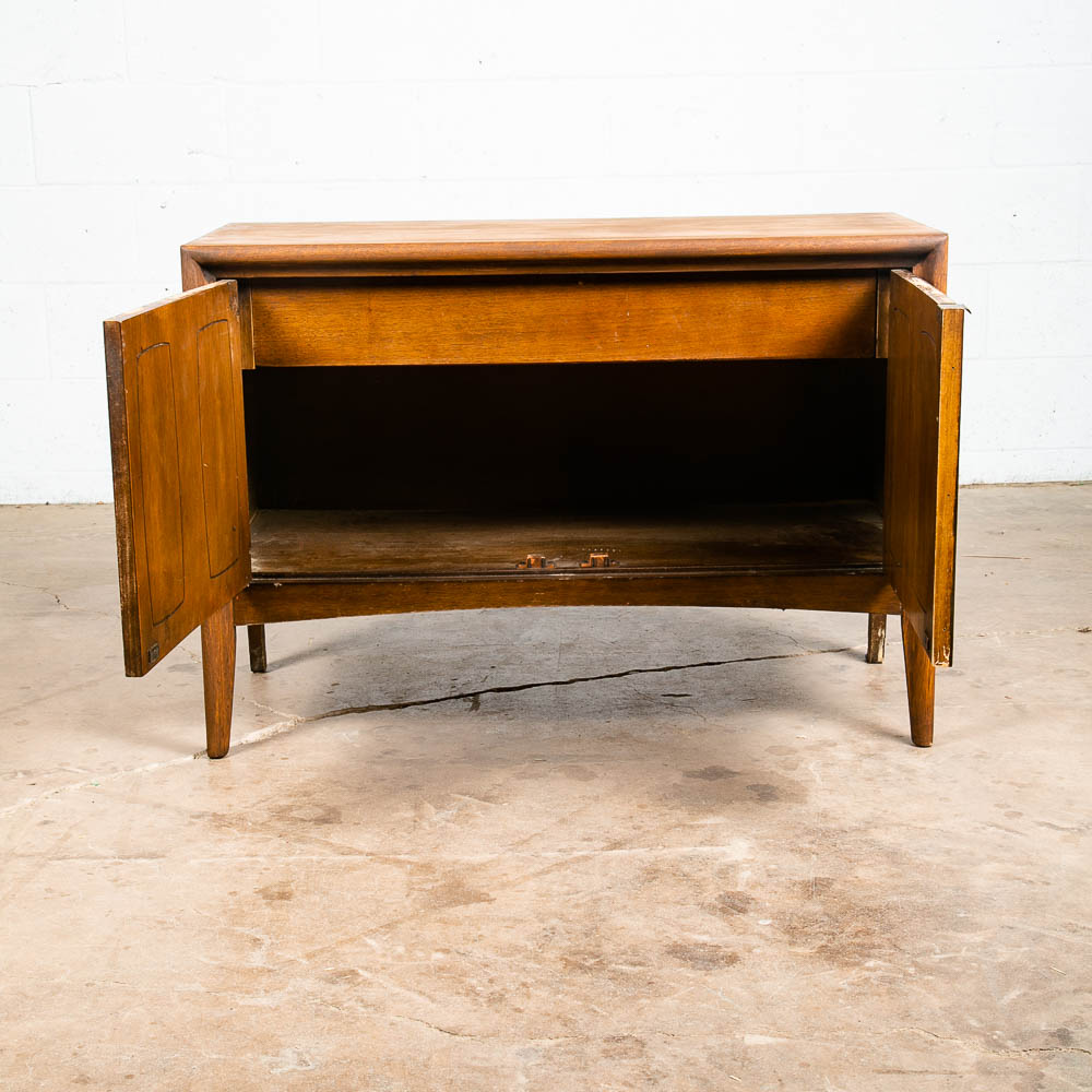 Mid Century Modern Compact Credenza Cabinet Entry Walnut Doors Broyhill Emphasis - Image 5