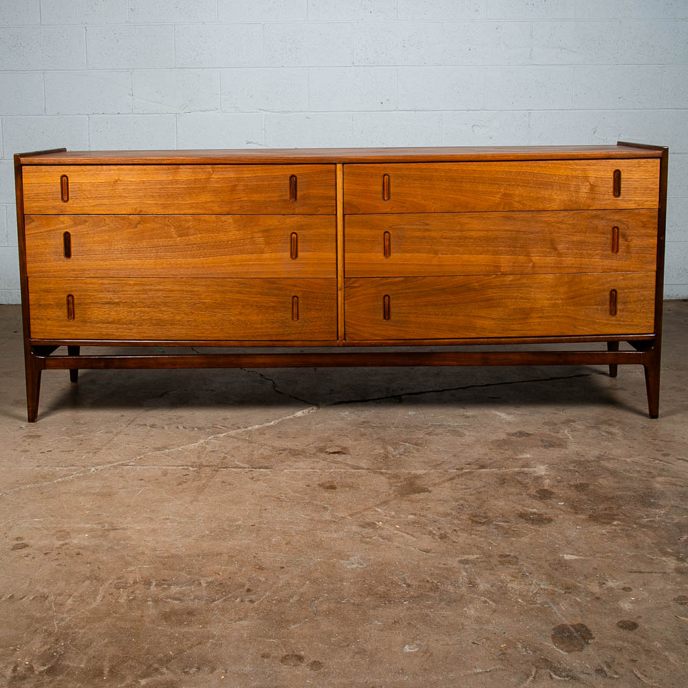 Mid Century Modern Credenza Dresser Richard Thompson Glenn California Walnut Mcm - Image 2