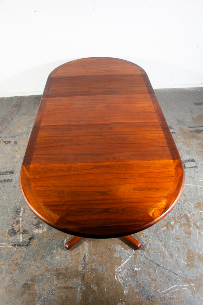 Mid Century Modern Dining Table Glenn of California Solid Walnut Round Danish NM x3 leaves - Image 3