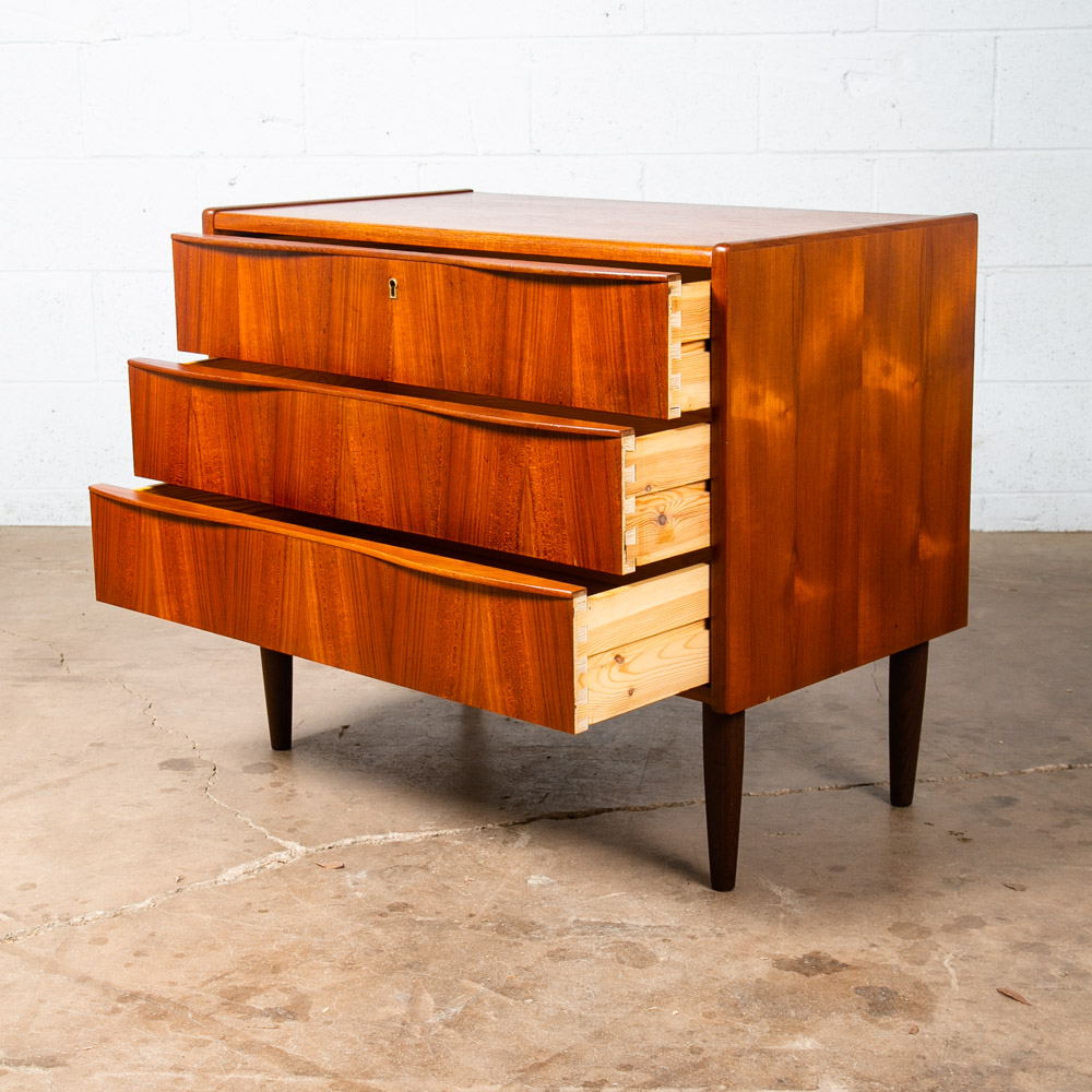 Mid Century Danish Modern Chest Drawers Dresser 3 drawer Teak Wood Denmark Table - Image 4