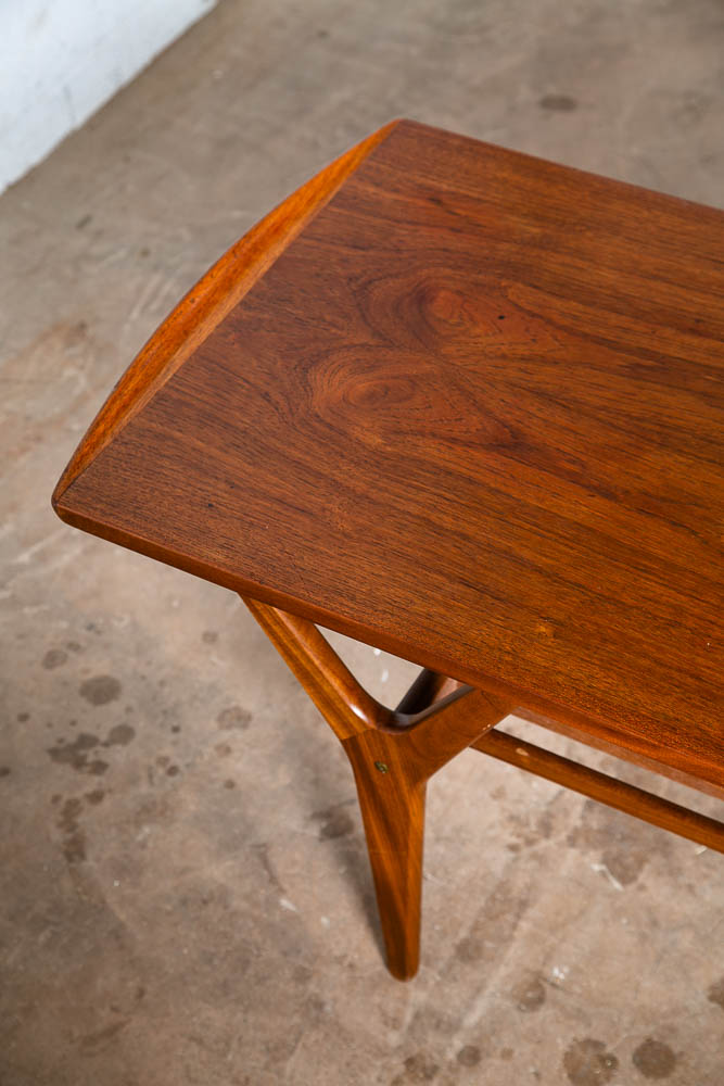 Mid Century Danish Modern Coffee Table Surfboard Shelf Teak Henning Kjaernulf NM - Image 6