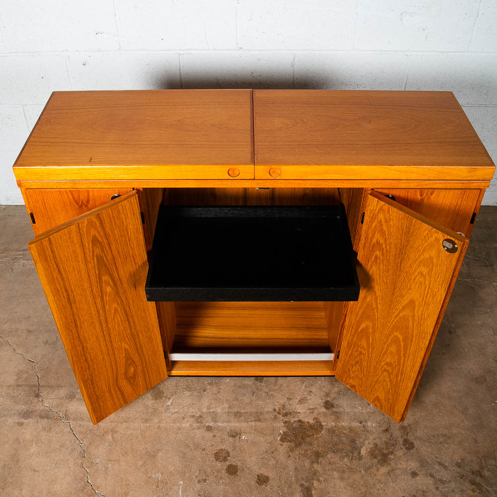 Mid Century Modern Bar Cart Cabinet Dyrlund Liquor Teak Storage Rolling Glass NM - Image 6