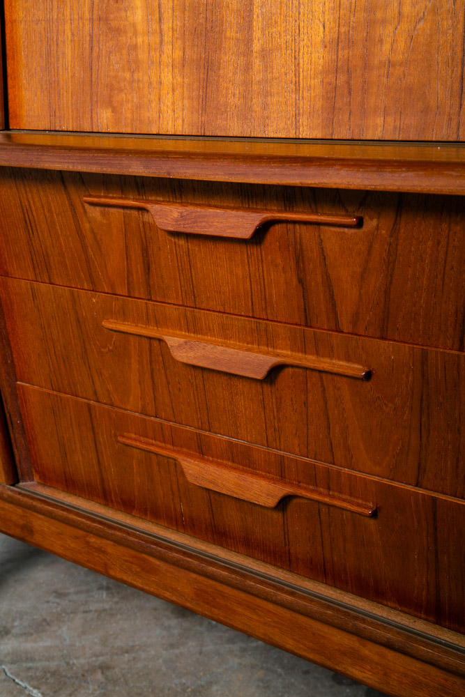 Mid Century Danish Modern Credenza Teak Sideboard Large Cabinet Drawers Doors NM - Image 10