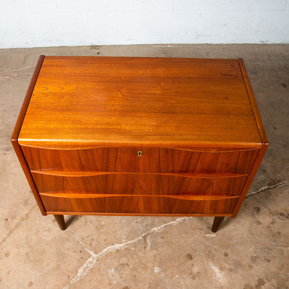Mid Century Danish Modern Chest Drawers Dresser 3 drawer Teak Wood Denmark Table - Image 7
